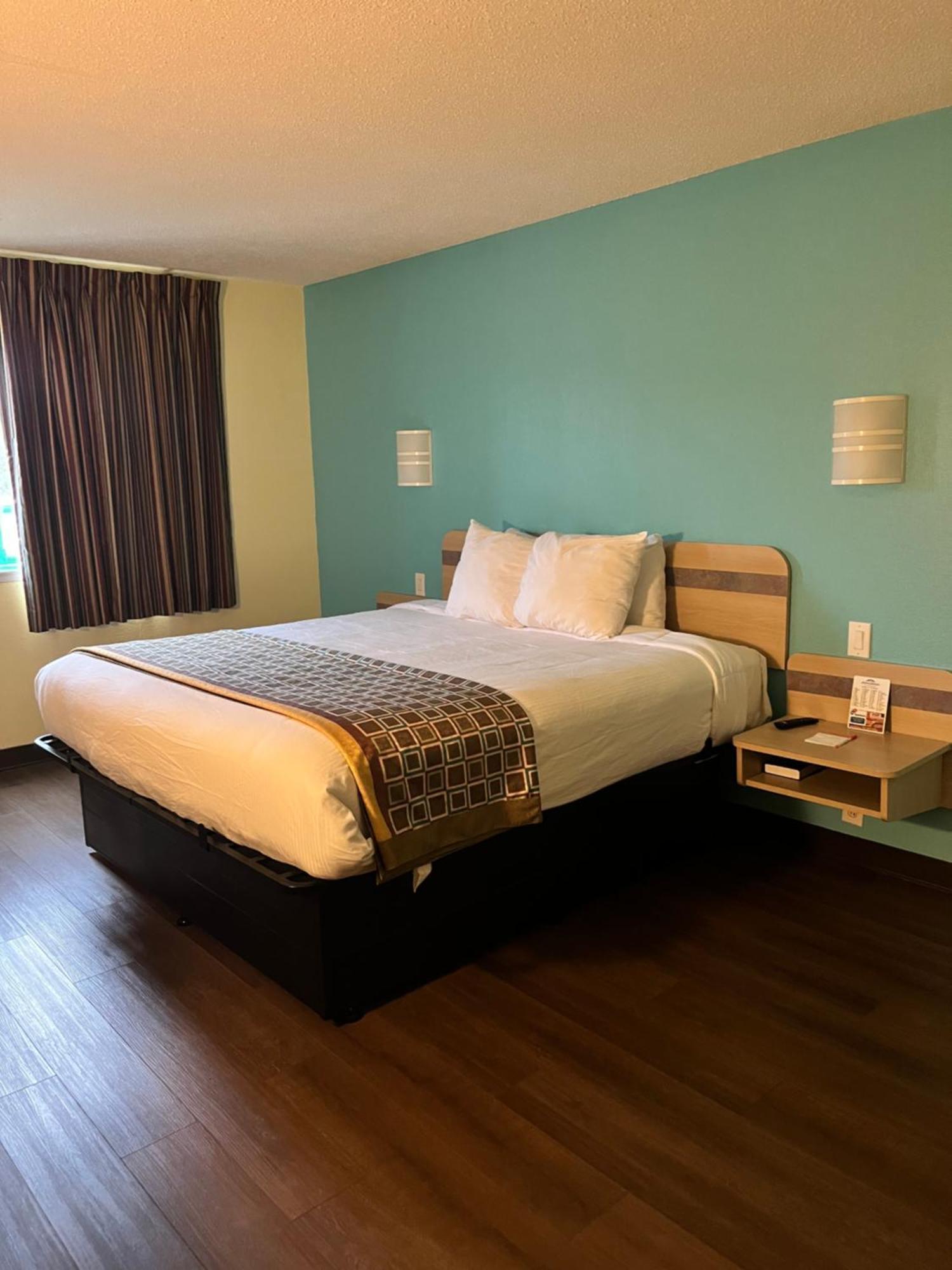 Howard Johnson By Wyndham Clarksville Tennessee Экстерьер фото