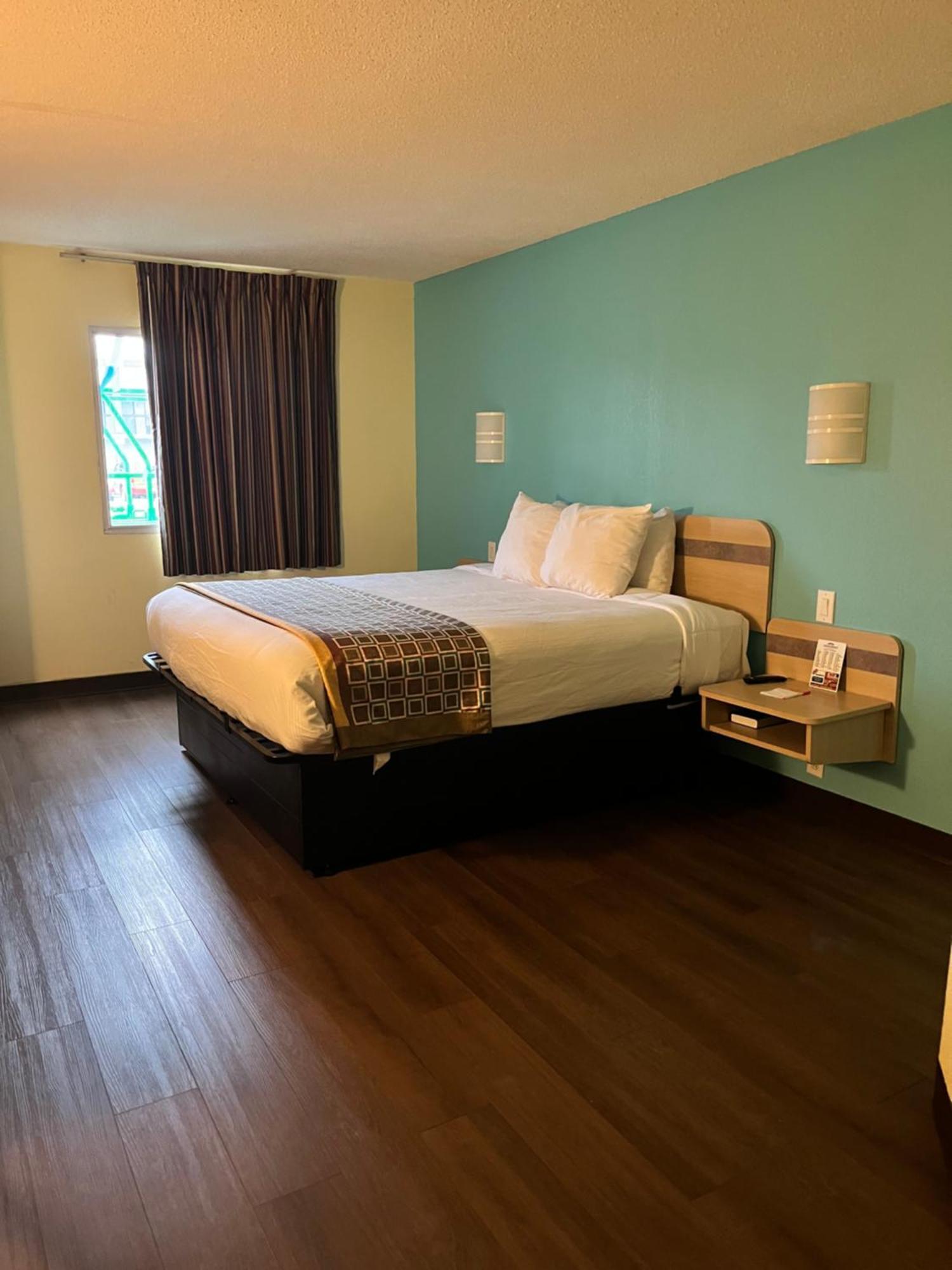 Howard Johnson By Wyndham Clarksville Tennessee Экстерьер фото
