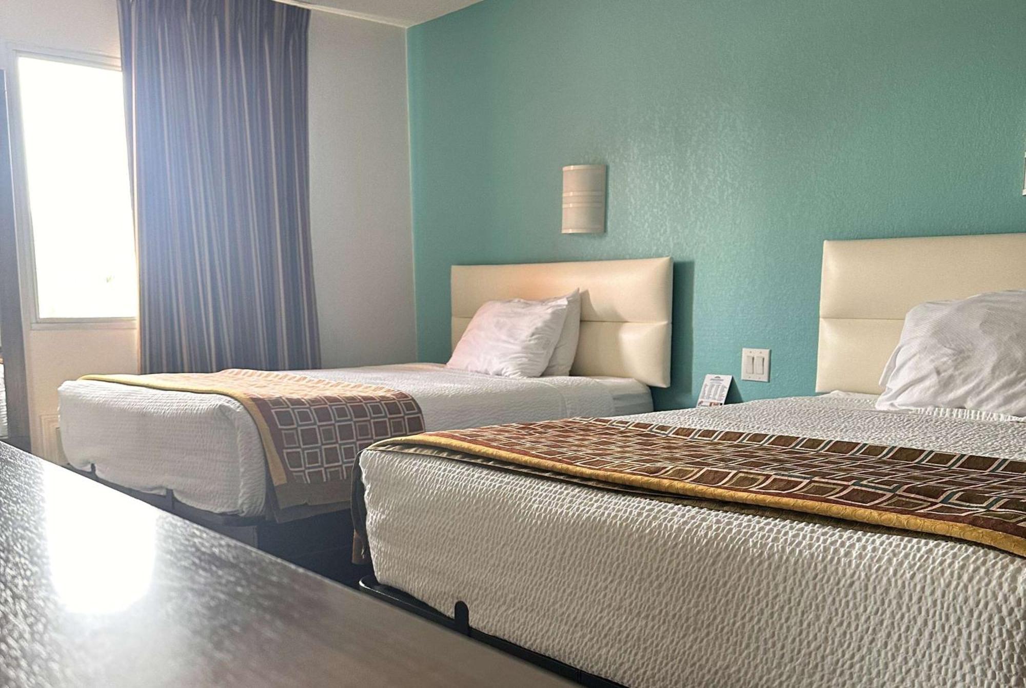 Howard Johnson By Wyndham Clarksville Tennessee Экстерьер фото